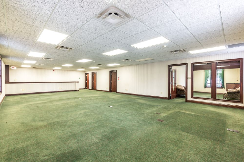 Regional Bank Anchored Office Building | Richmond KY: 1001 Gibson Bay Drive, Richmond, KY 40475